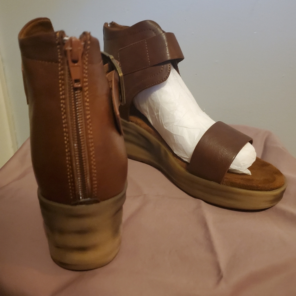 Pierre Dumas Sandals
